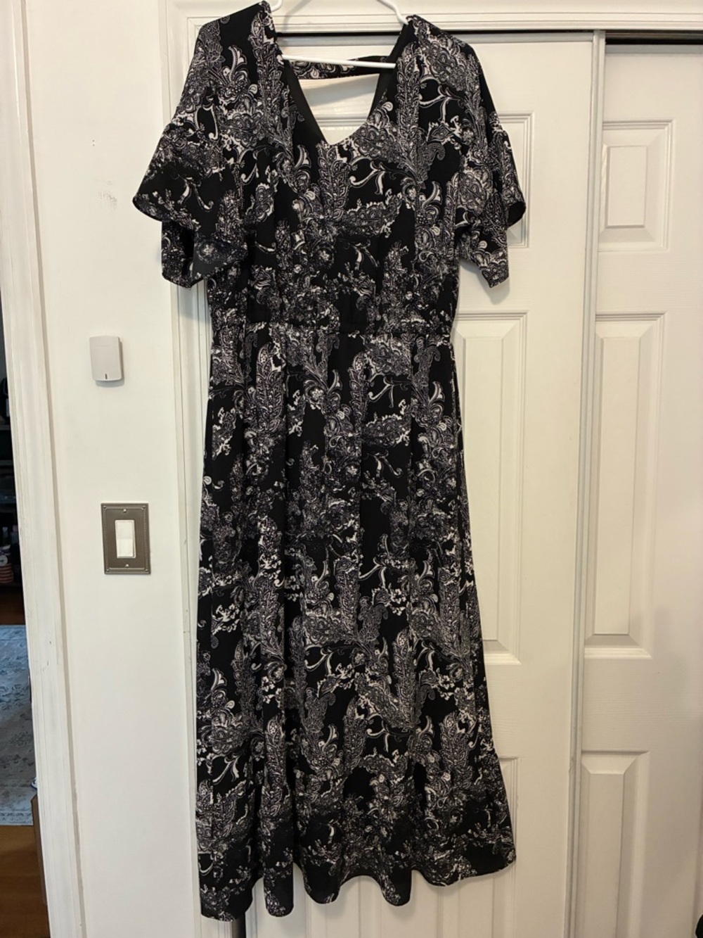 Black & White Paisley Midi Dress - Elegant Women's Dress 1X